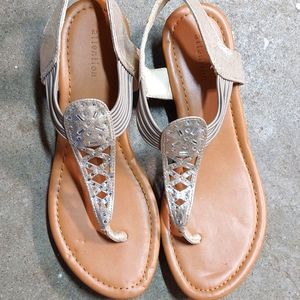 Attention Women's Sandals Size:8, Gold